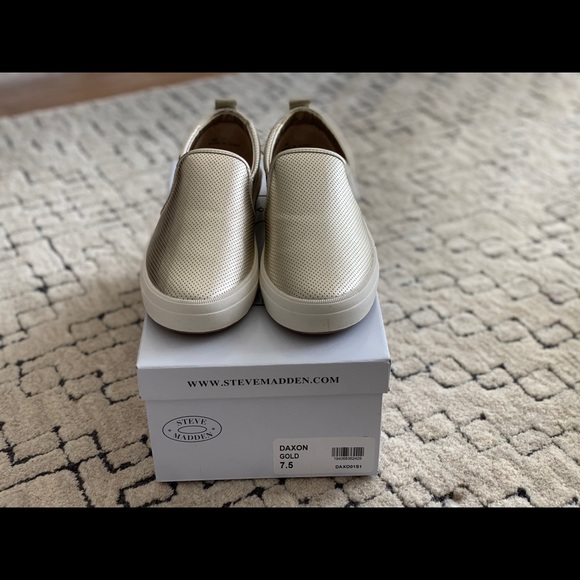 Steve Madden Daxon Gold Shoes - Picture 6 of 8